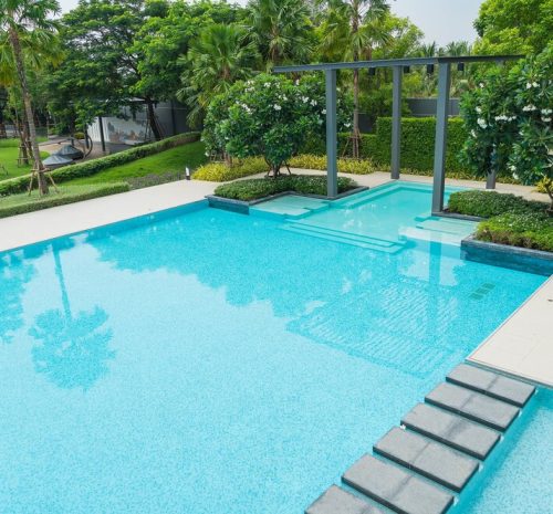 hermosa piscina lujo palmeras 1339 4870